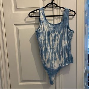 Guess cloud tie dye bodysuit with scoop back in medium